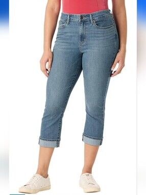 Levi Strauss Signature Womens Mid Rise Capri Cuffed Jeans